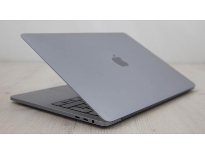 Apple MacBook Pro 13" Mid 2019