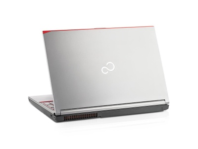 Fujitsu Workstation CELSIUS H770 15" Refurbished Grade A (I7-7820HQ/32GB/512GB SSD/HD GRAPHICS 630/W10 PRO)