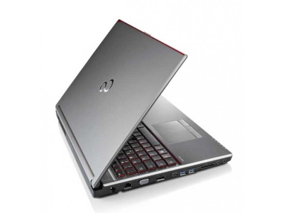 Fujitsu Workstation CELSIUS H770 15" Refurbished Grade A (I7-7820HQ/32GB/512GB SSD/HD GRAPHICS 630/W10 PRO)
